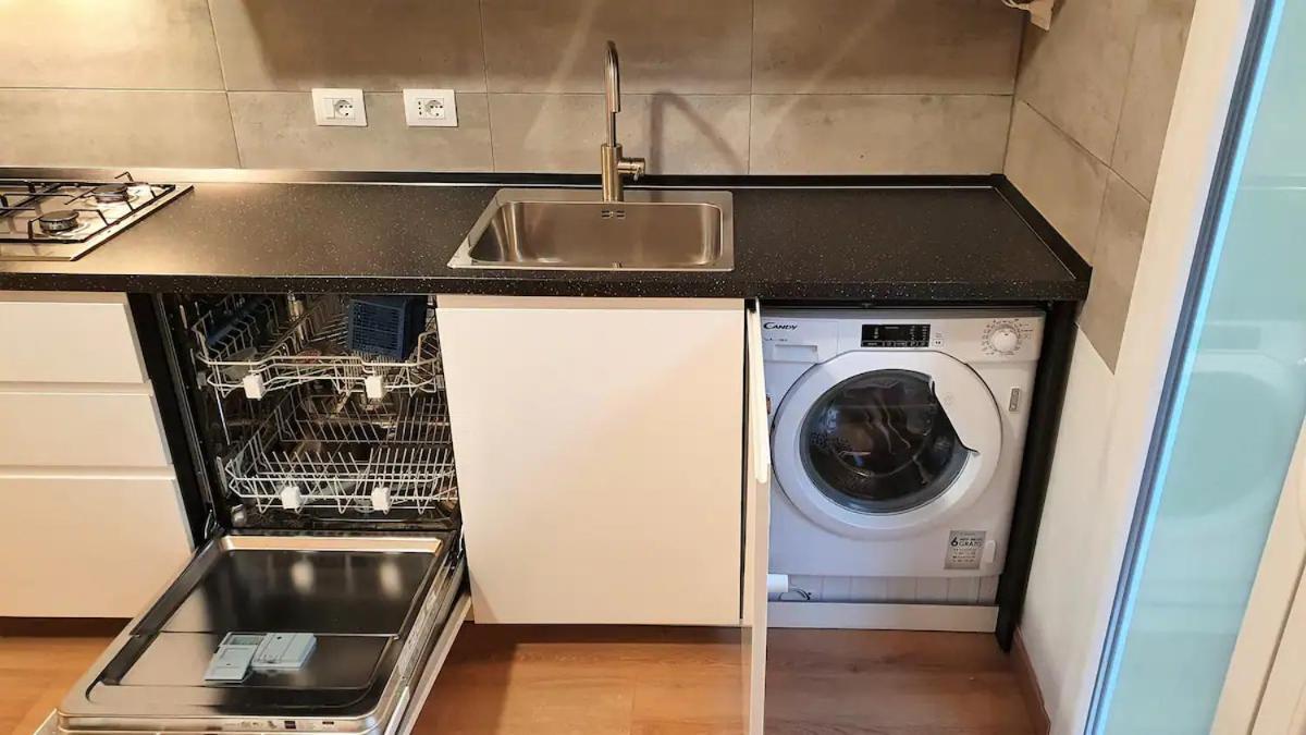 Fiera Station Apartment Болонья Экстерьер фото